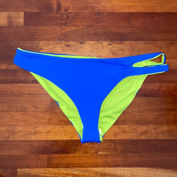 L*Space Breakers Reversible Cutout Bikini Bottoms Royal Blue/Lime Green XL NWOT - Picture 4 of 6
